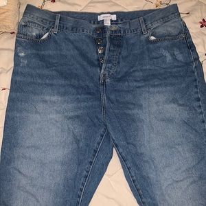 Forever 21+ Women Blue Distressed Jeans Knee Length 14 Size